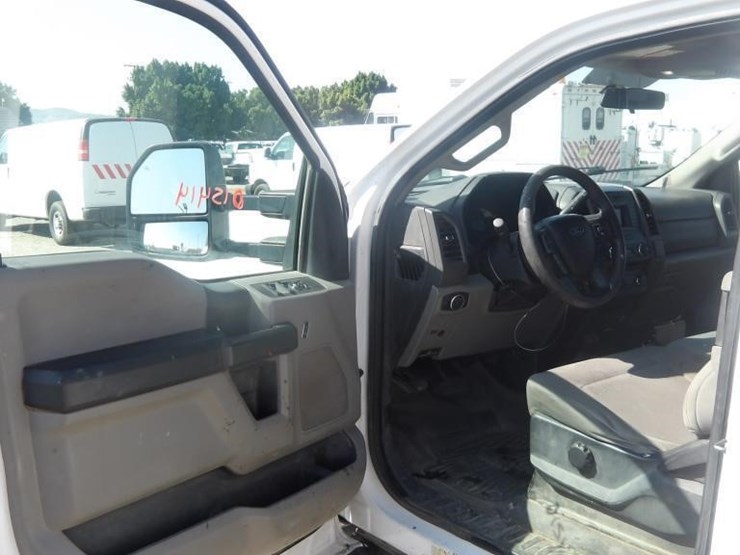 2017-ford-f550-image-23