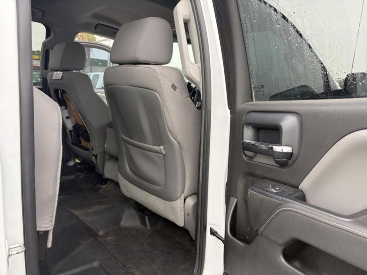 2015-chevrolet-2500-image-10