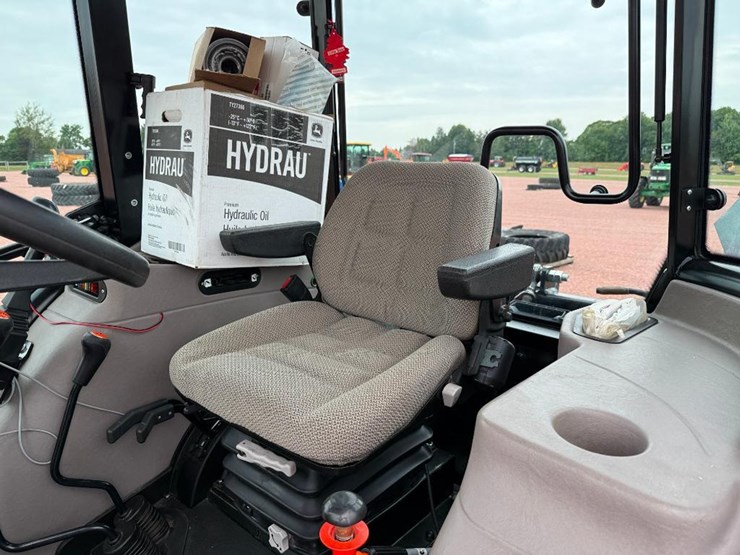 case-ih-farmall-70-image-36