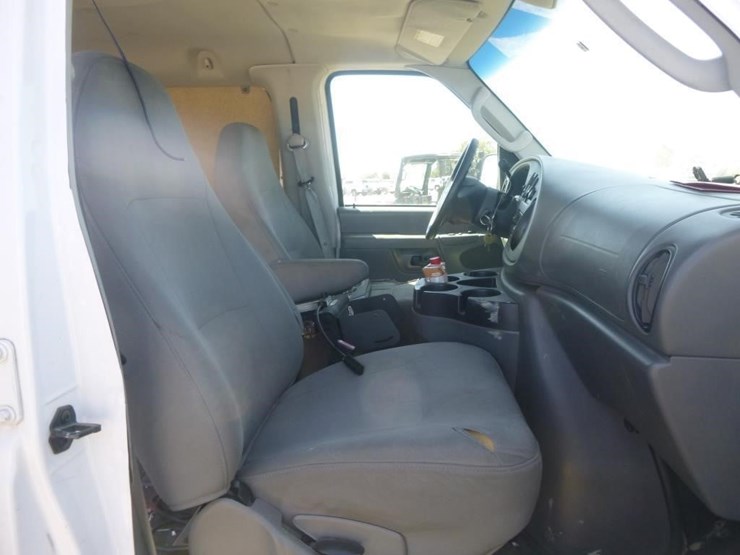 2008-ford-e350-image-16