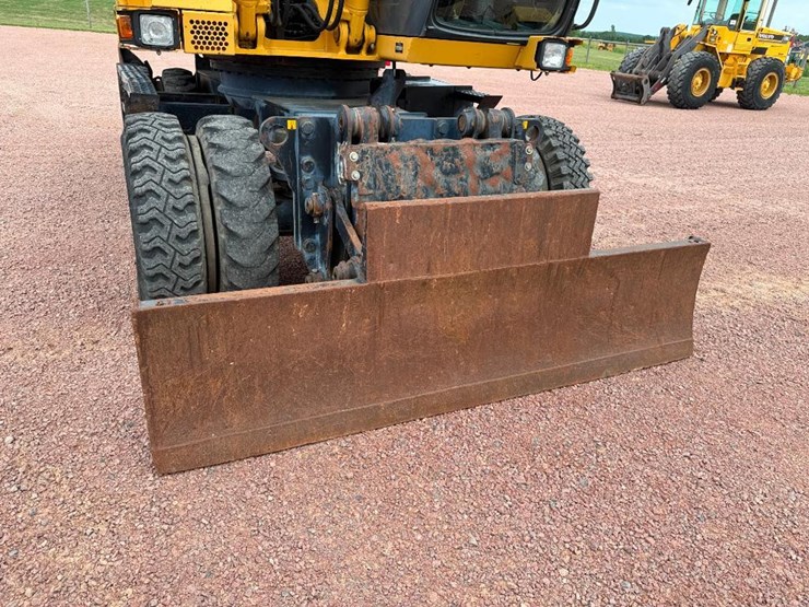 deere-210c-w-image-31