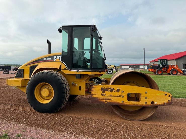 caterpillar-cs-563e-image-3
