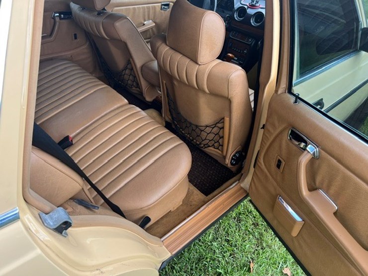 #1036-•-offered-at-no-reserve-|-1985-mercedes-benz-300td-image-9