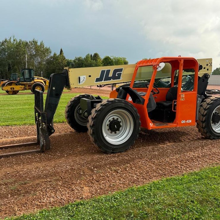 2014 JLG G6-42A