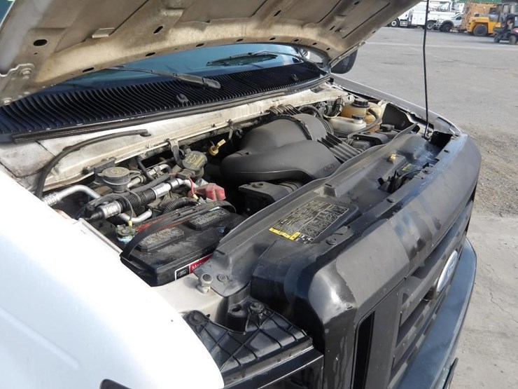 2011-ford-e350-image-8