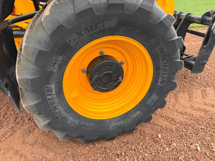 jcb-tm320-image-13