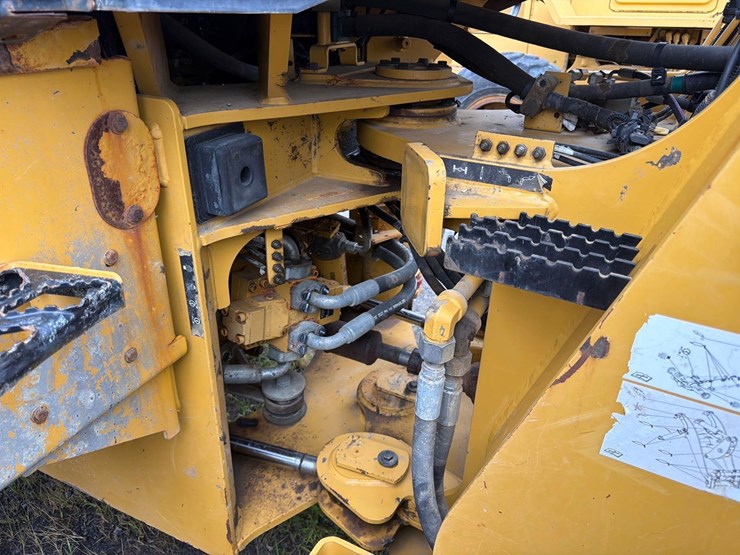 2019-caterpillar-926m-image-13