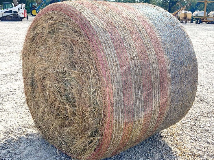 10--4'x5'-round-bales-of-mixed-grass-net-wrapped-hay-baled-this-year-image-3