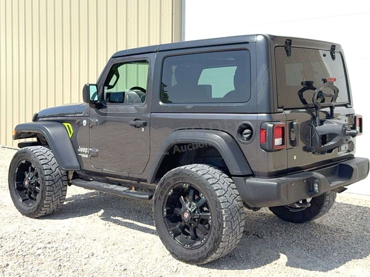 2018-jeep-wrangler-sport-image-6
