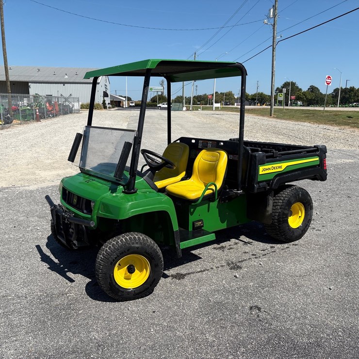 JOHN DEERE GATOR