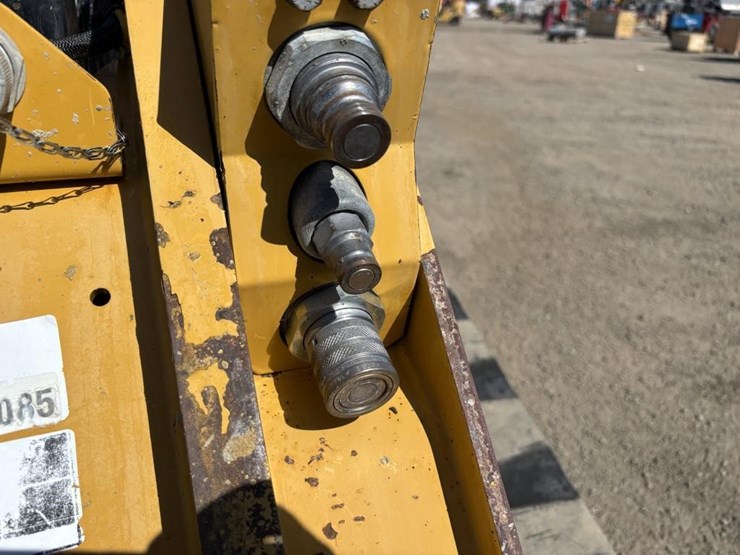 2020-caterpillar-289d3-image-15
