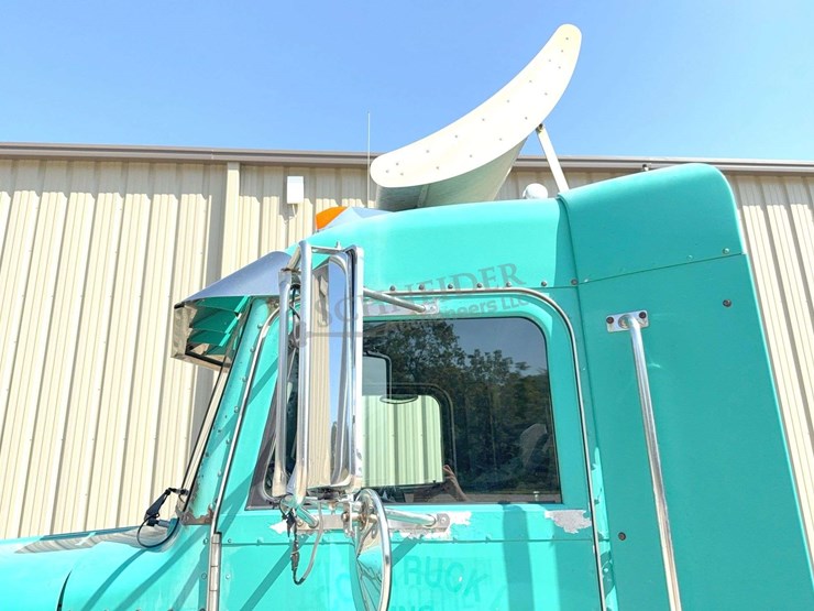 2003-peterbilt-378-image-92