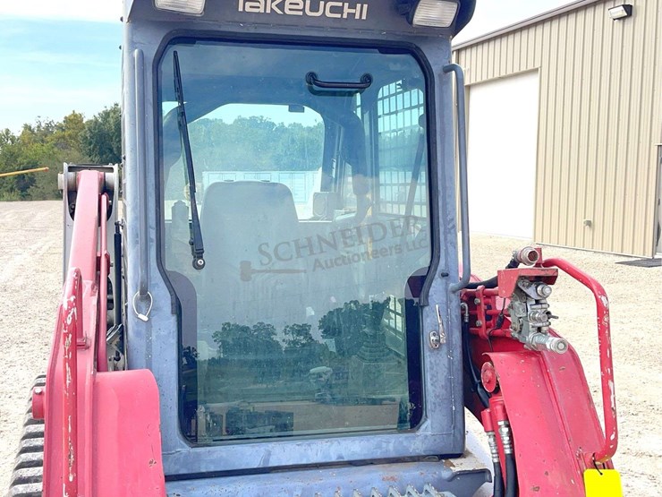 2012-takeuchi-tl10-image-10