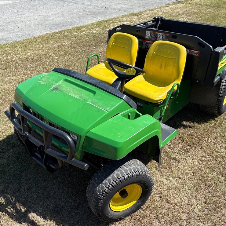 JOHN DEERE GATOR