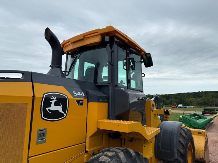 2021-deere-544p-image-18