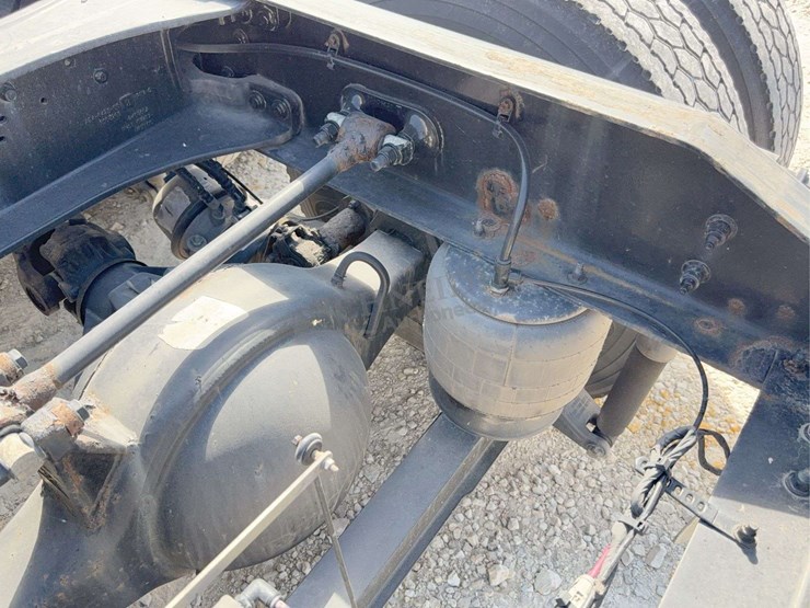 2020-peterbilt-579-image-33