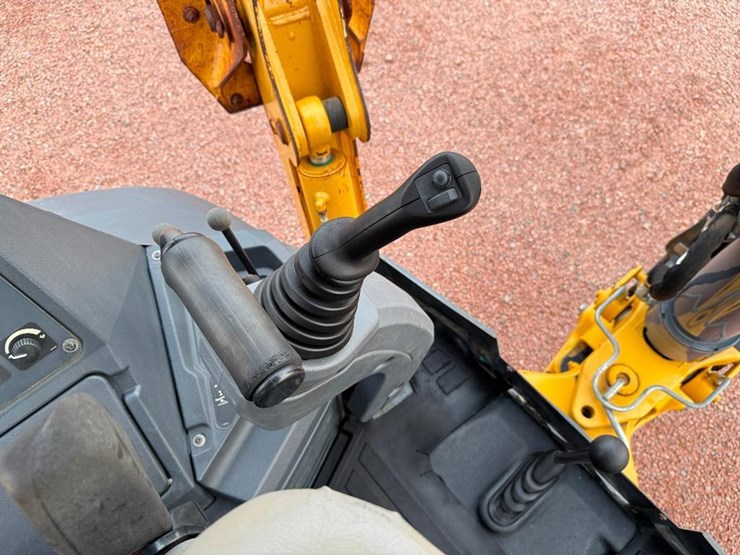 2019-deere-310sl-hl-image-66