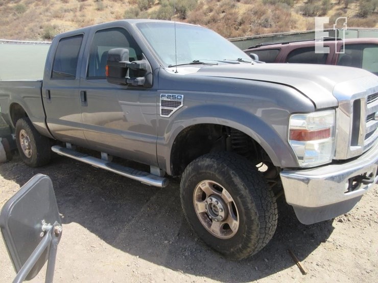 2010-ford-f250-xlt-image-2