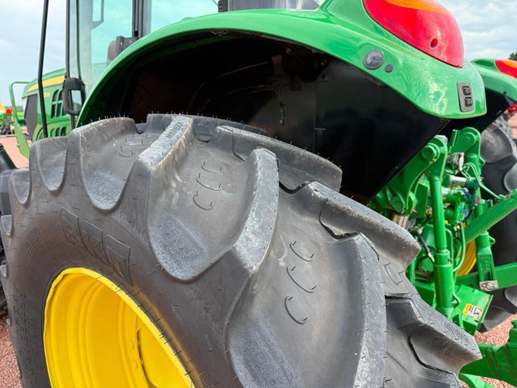 john-deere-6105m-image-7
