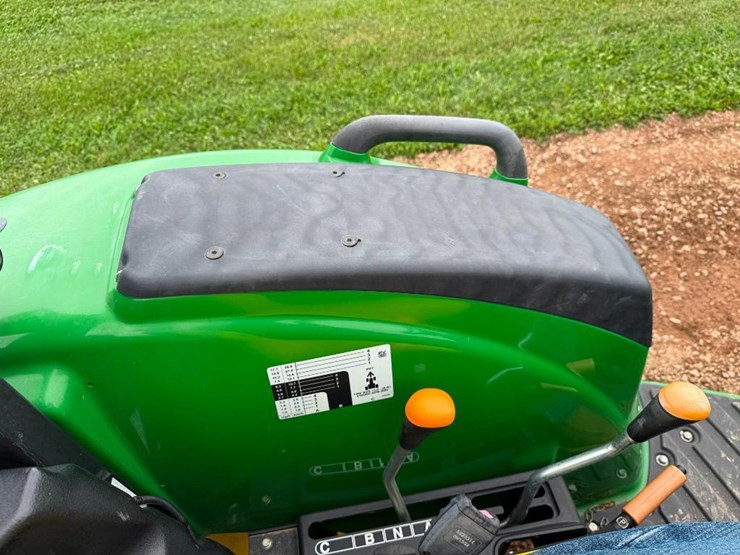 john-deere-4044m-image-42