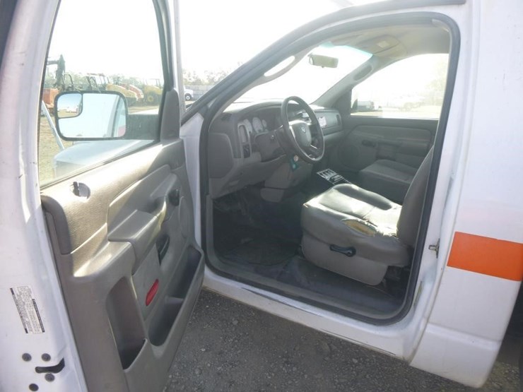2005-dodge-ram-2500-image-8