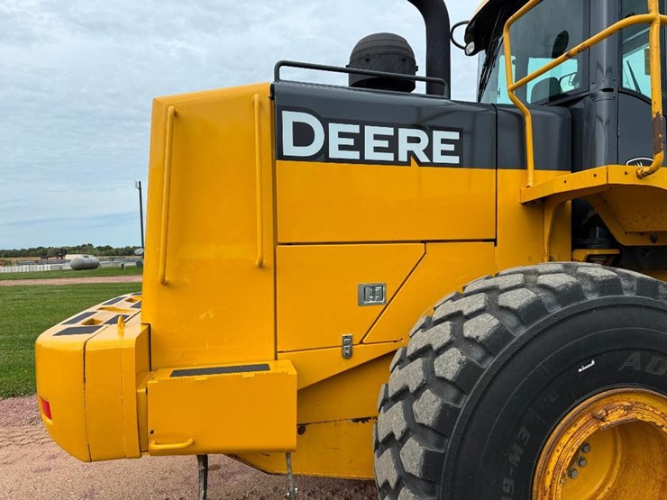 2005-deere-744j-image-19