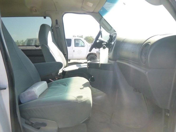 2008-ford-e350-image-15