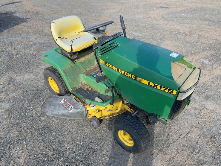 john-deere-lx176-image-1