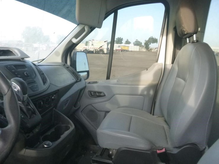2019-ford-transit-image-11
