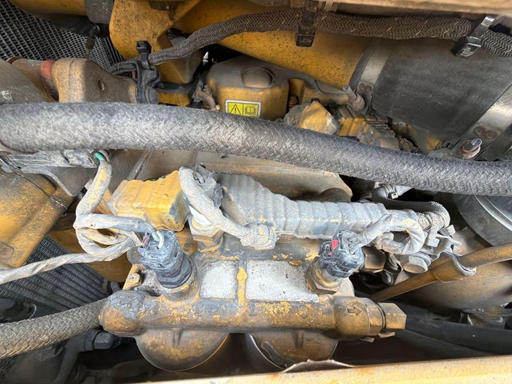 caterpillar-d6t-lgp-image-21