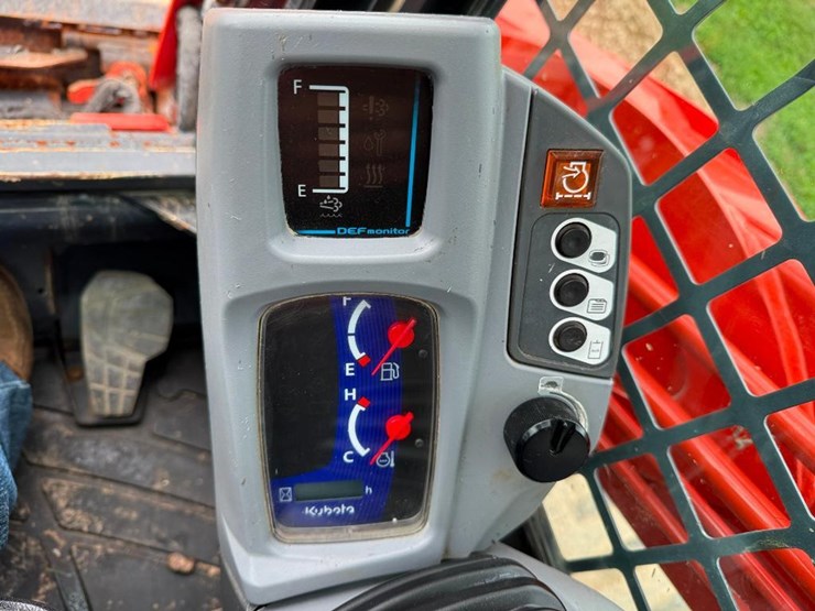 kubota-svl97-2-image-39
