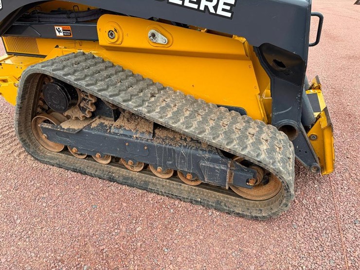 2022-deere-333g-image-18