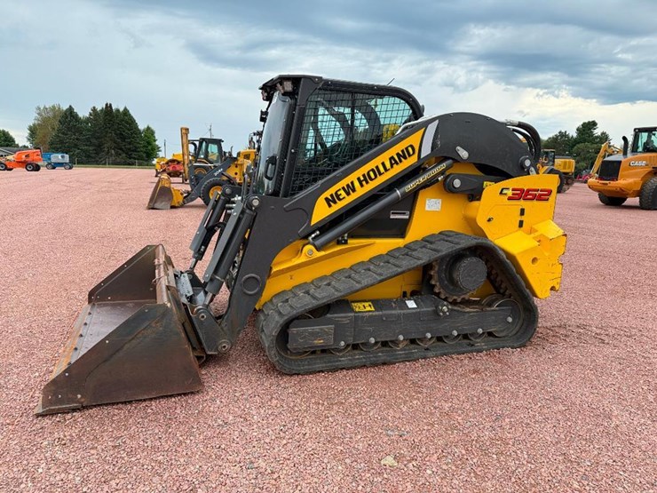 new-holland-c362-image-1
