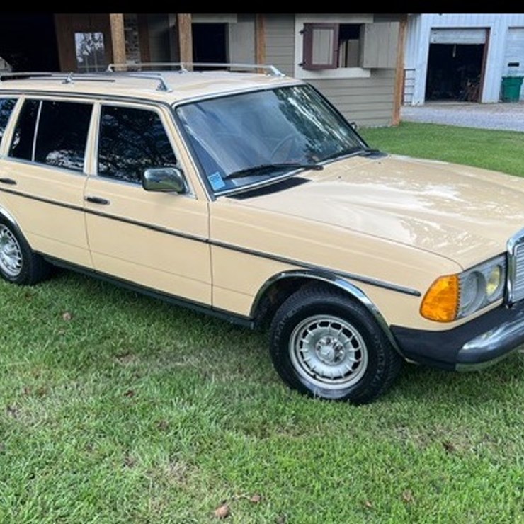 #1036 • Offered at No Reserve | 1985 MERCEDES-BENZ 300TD