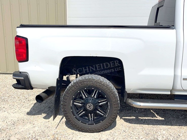 2015-chevrolet-2500hd-image-19