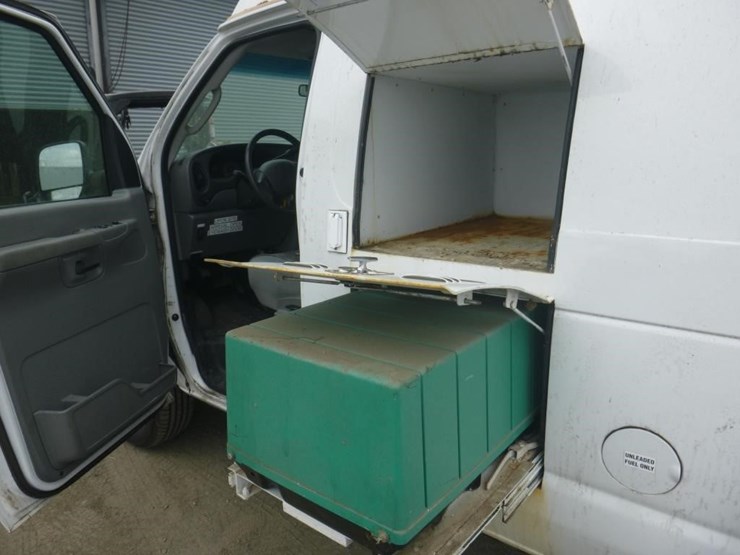 2003-ford-econoline-350-image-10