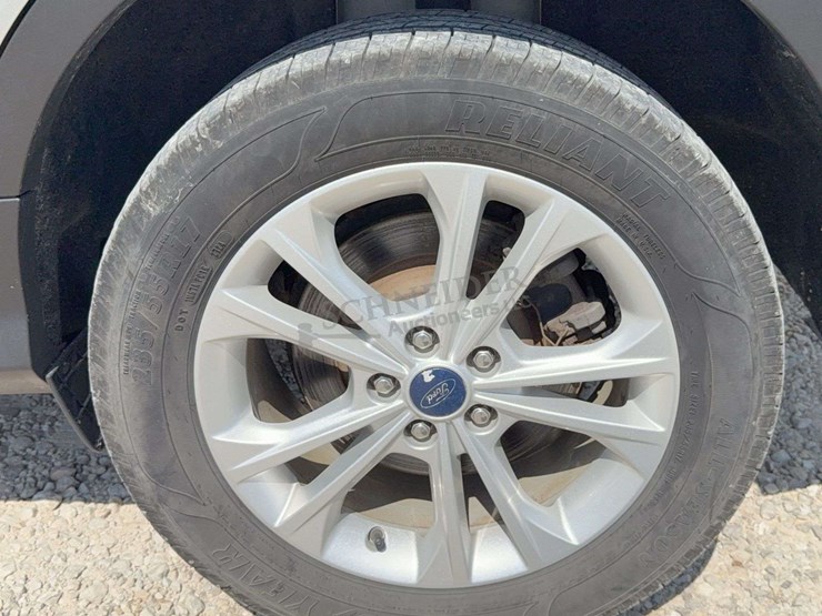 2017-ford-escape-se-image-60