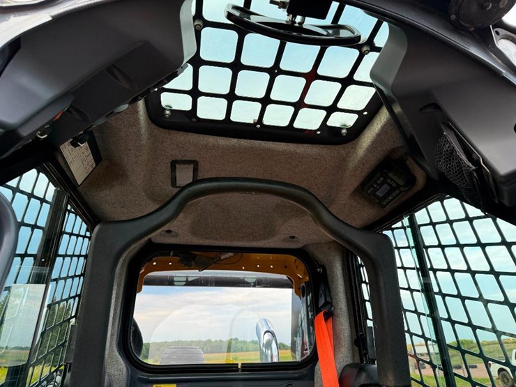 deere-325g-image-28