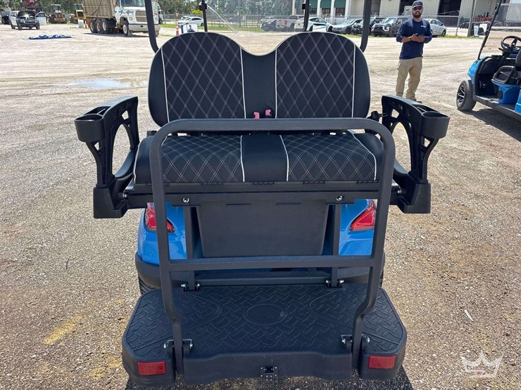 2024-vivid-ev-6-person-electric-cart-image-7