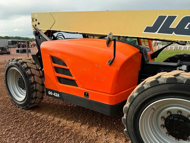 2014-jlg-g6-42a-image-16