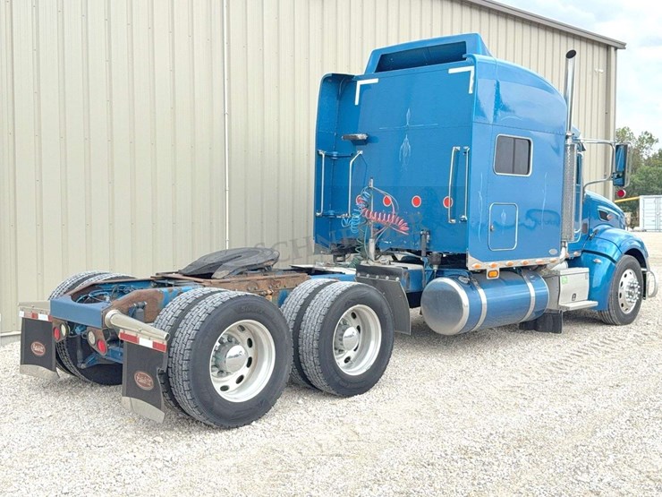 2007-peterbilt-386-image-5