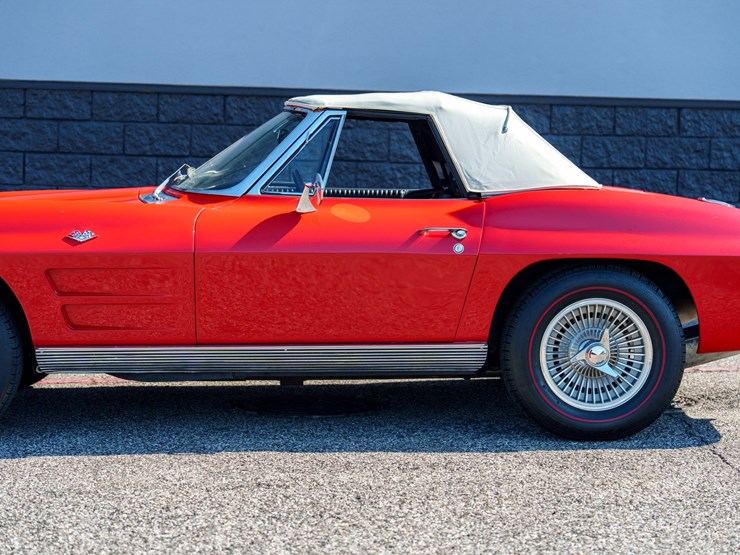 #1032-•-1964-chevrolet-corvette-convertible-image-12