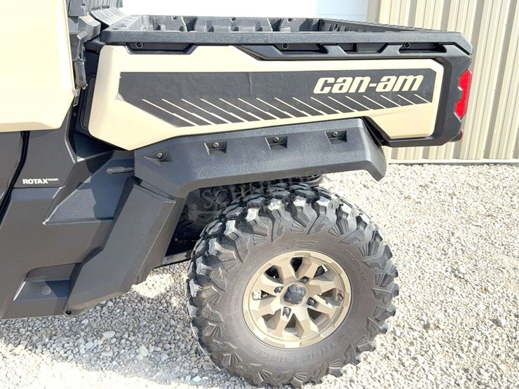 2023-can-am-hd10-defender-limited-4x4-utv-image-44