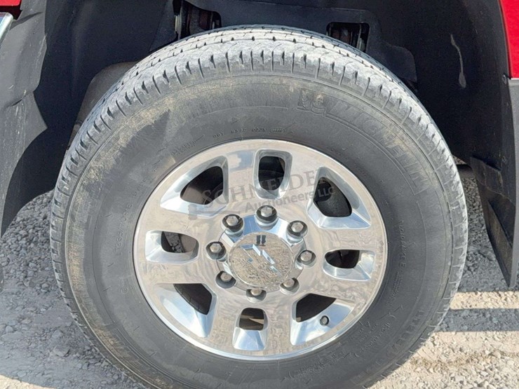 2013-chevrolet-2500hd-image-59
