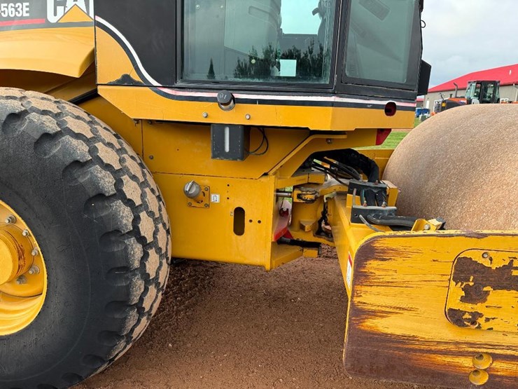 caterpillar-cs-563e-image-9