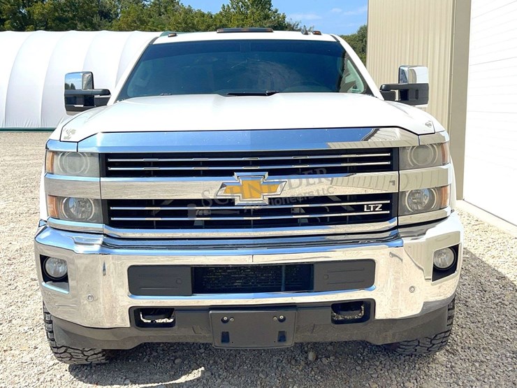 2015-chevrolet-2500hd-image-8
