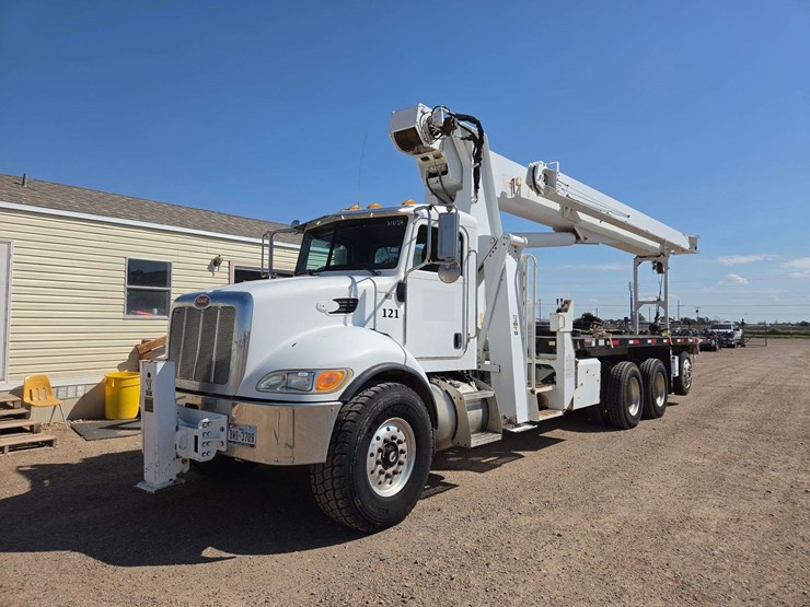 2006-peterbilt-335-image-1