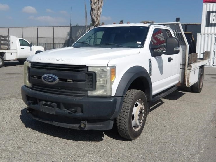 2017-ford-f550-image-1