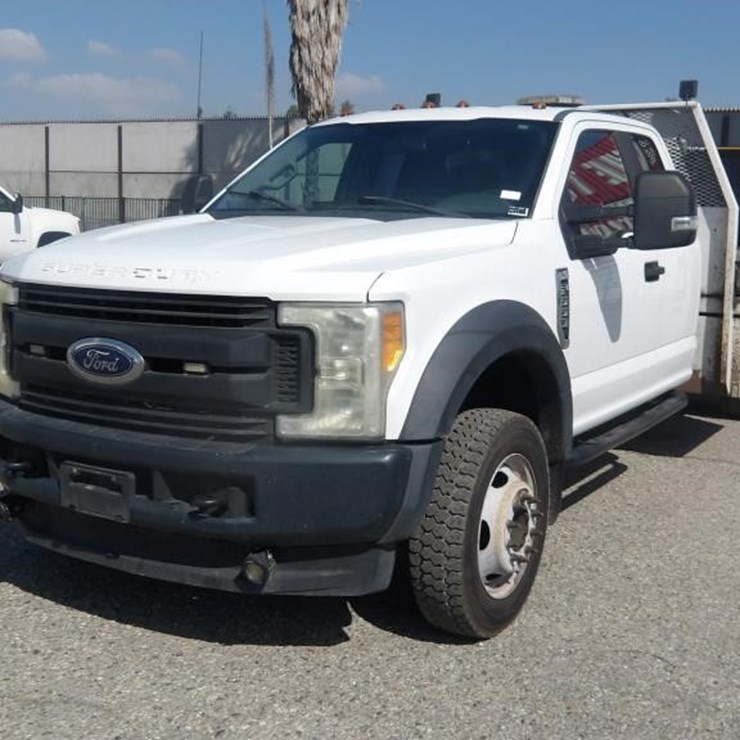2017 FORD F550