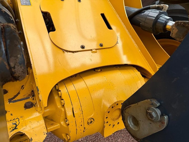 deere-524k-image-36